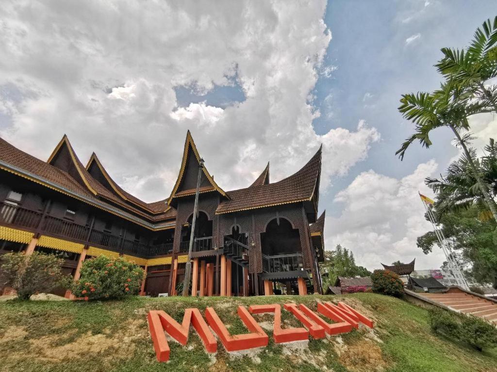 Oyo 90643 Gks Hotel Seremban Exterior photo
